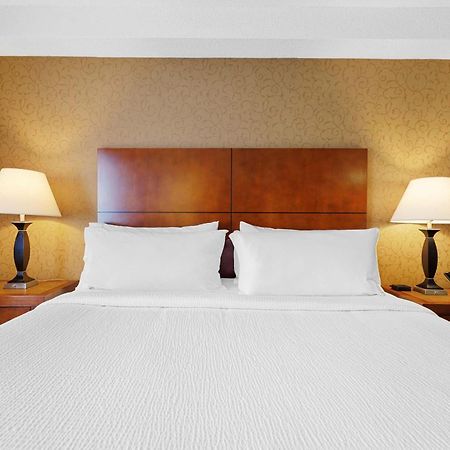 Sandman Hotel & Suites London Downtown Exterior photo