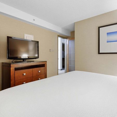 Sandman Hotel & Suites London Downtown Exterior photo