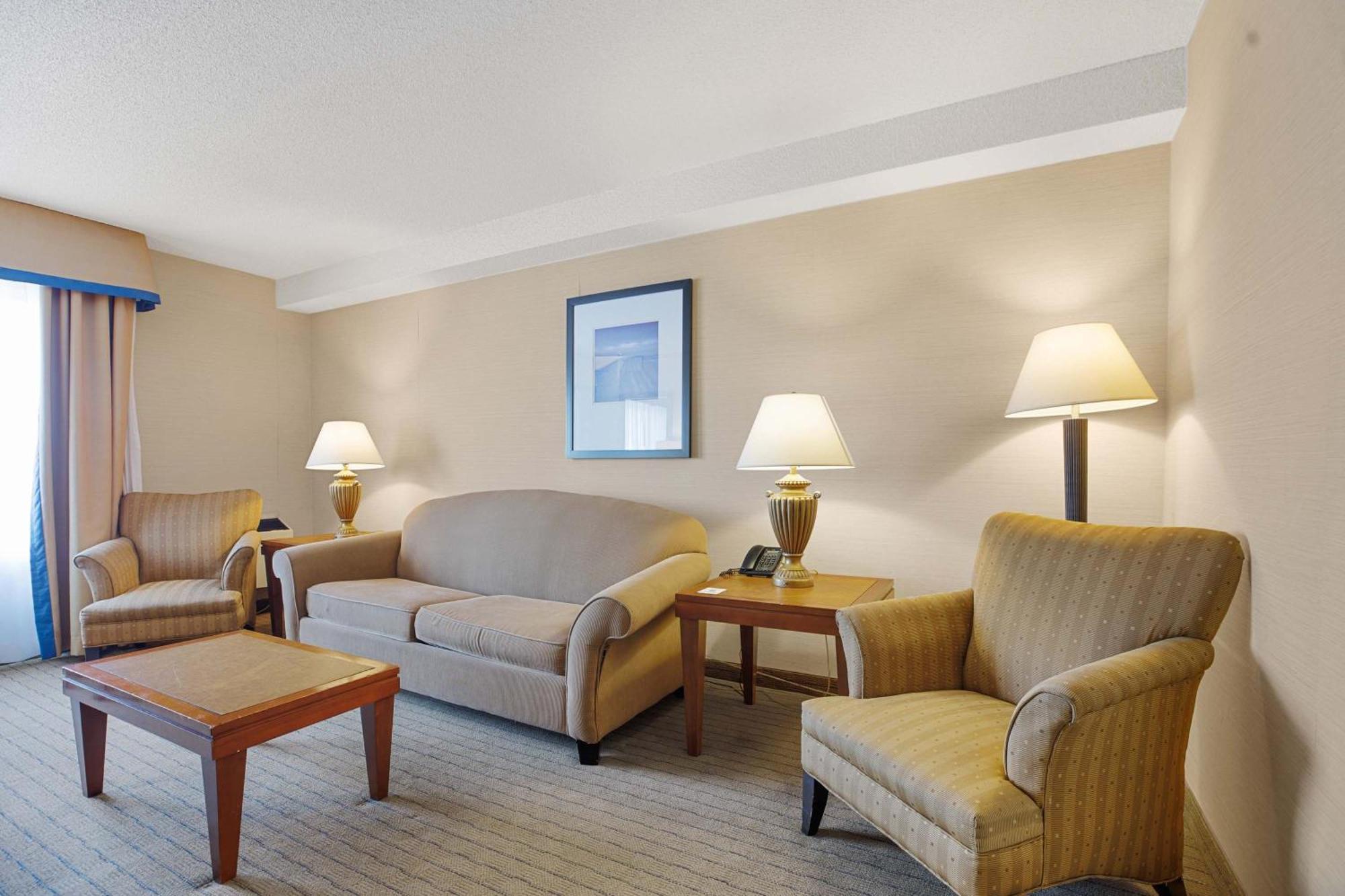 Sandman Hotel & Suites London Downtown Exterior photo