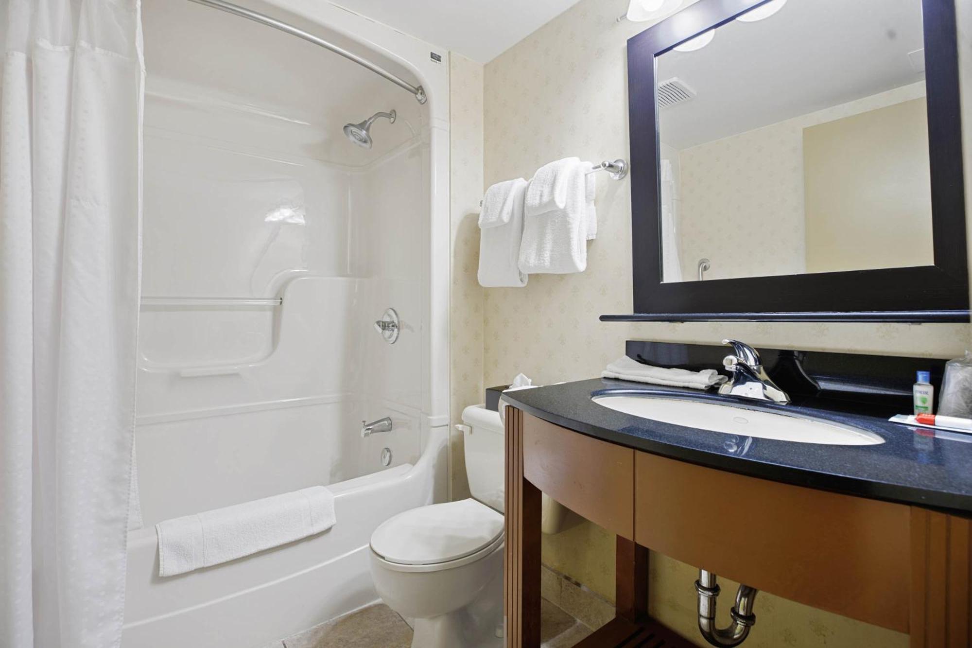 Sandman Hotel & Suites London Downtown Exterior photo