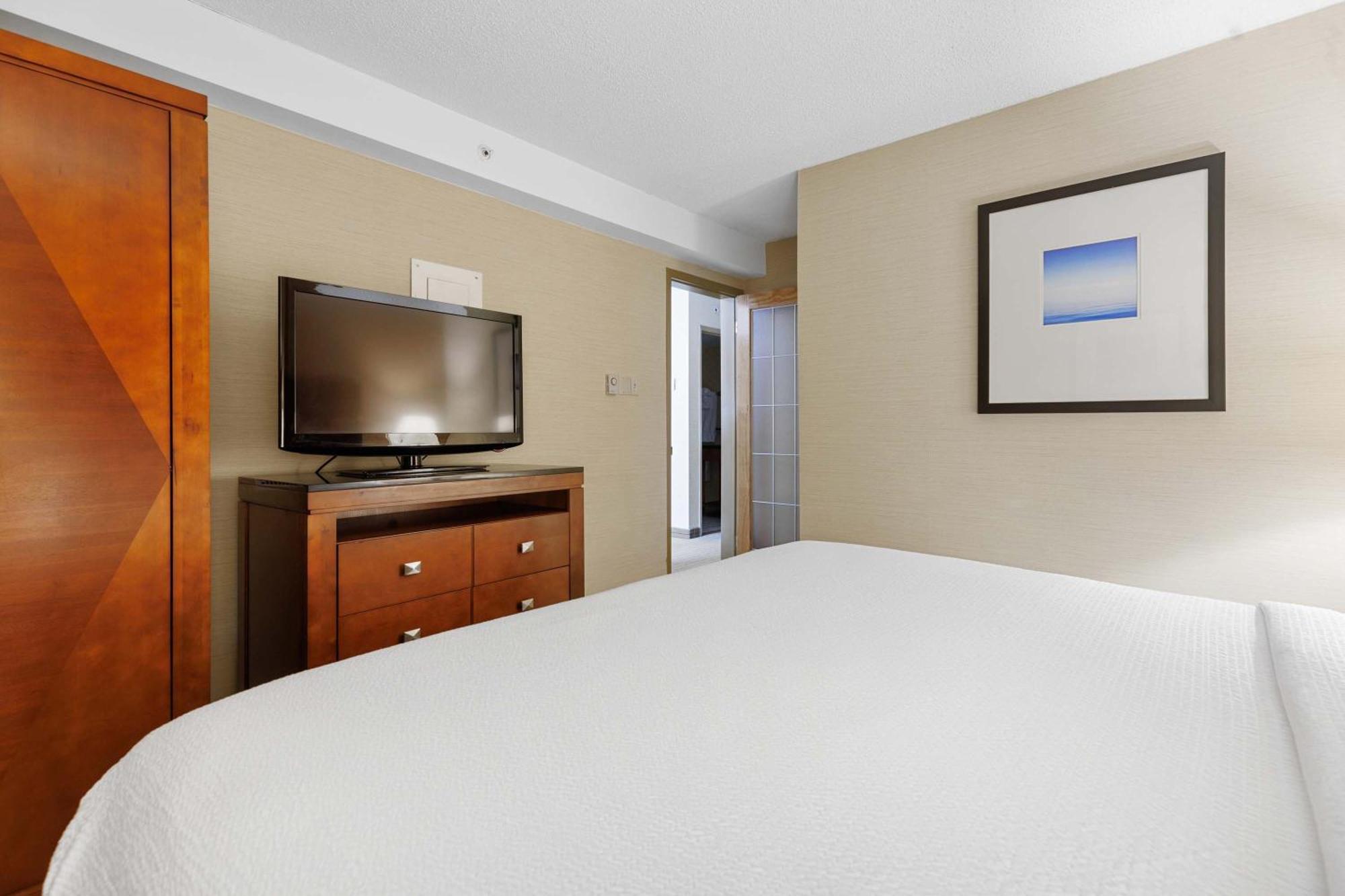 Sandman Hotel & Suites London Downtown Exterior photo
