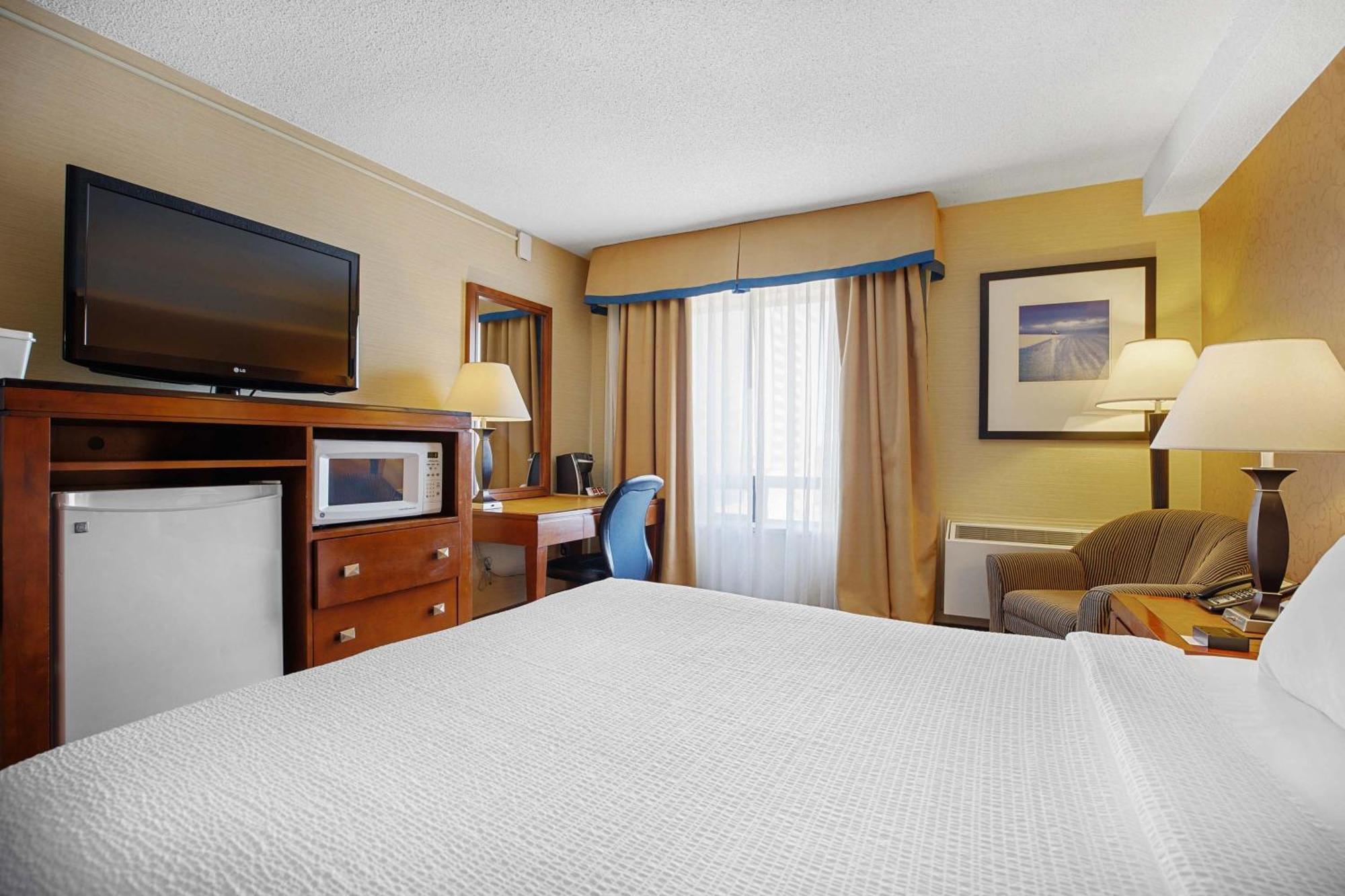 Sandman Hotel & Suites London Downtown Exterior photo