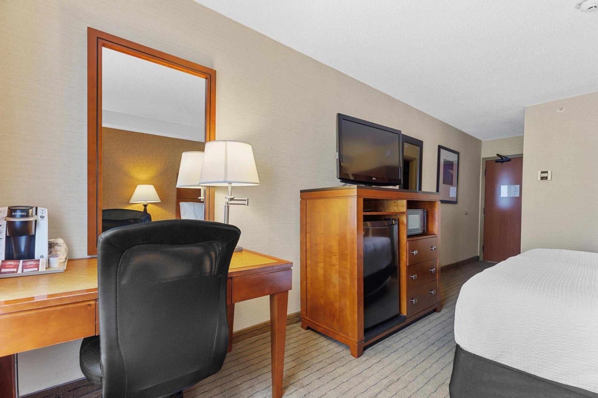 Sandman Hotel & Suites London Downtown Exterior photo