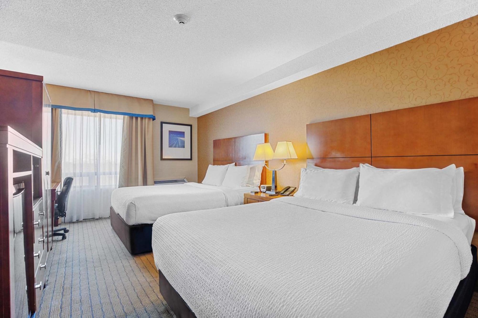 Sandman Hotel & Suites London Downtown Exterior photo