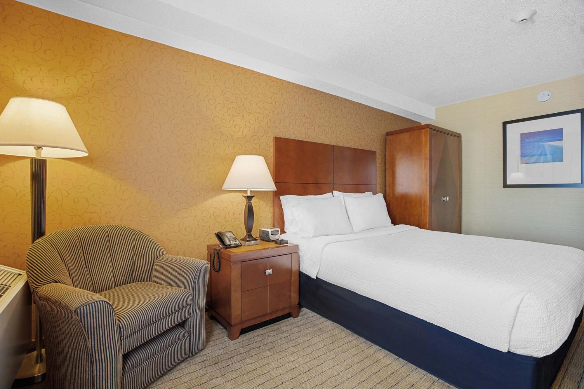 Sandman Hotel & Suites London Downtown Exterior photo
