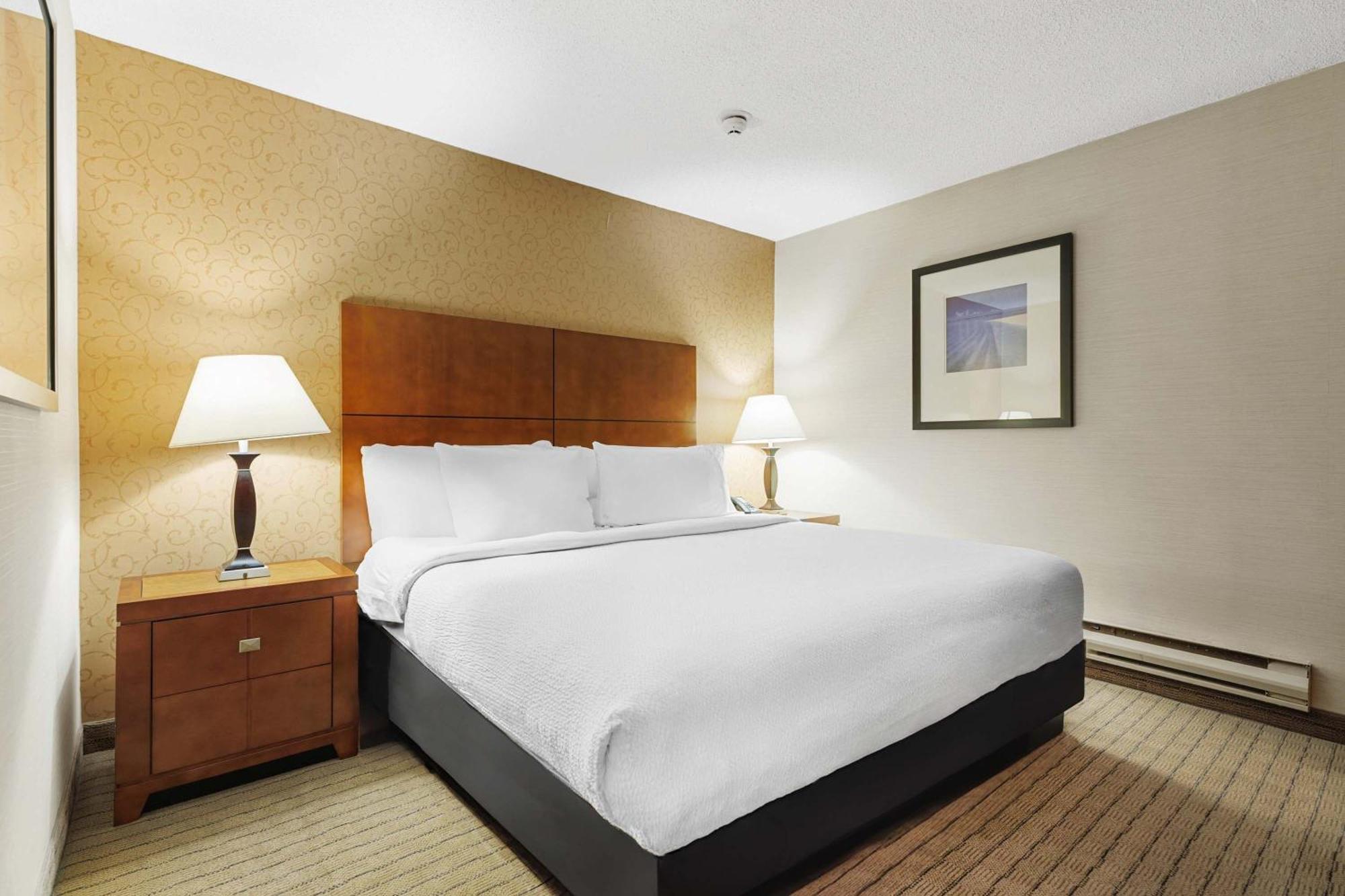 Sandman Hotel & Suites London Downtown Exterior photo