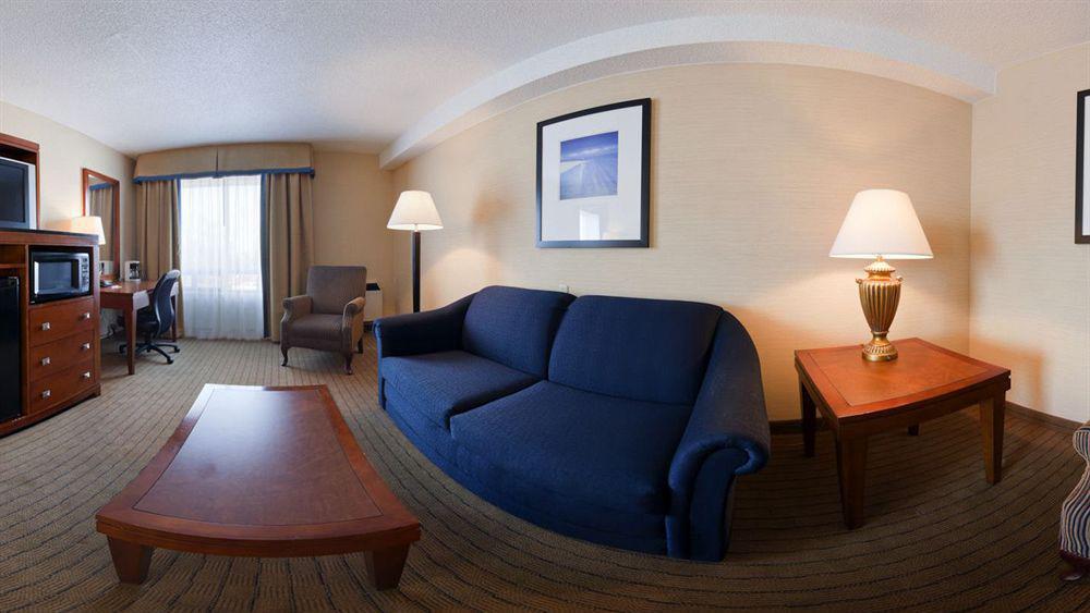 Sandman Hotel & Suites London Downtown Exterior photo